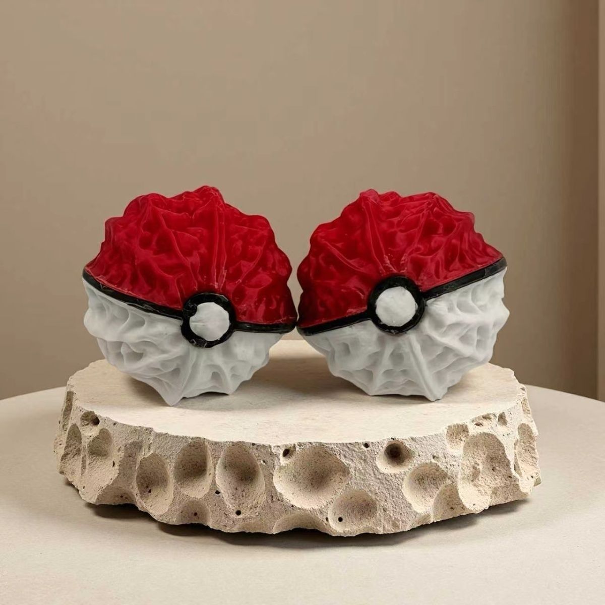 Pokemon Pokeball 3D Walnut Red - đánh giá và giá Pokeball Cosplay Prop